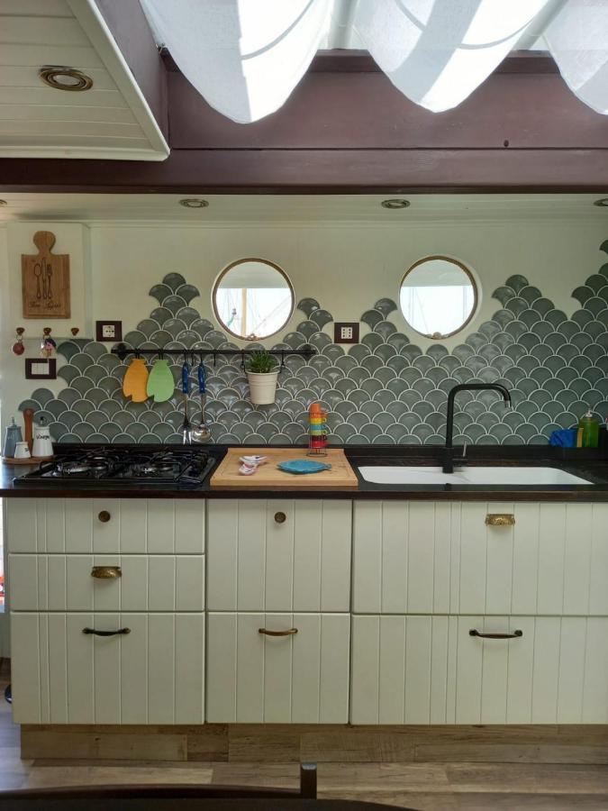Pillirina House-Boat Hotel Marzamemi Bagian luar foto
