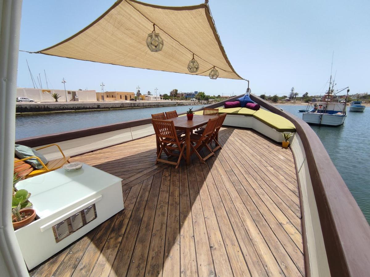 Pillirina House-Boat Hotel Marzamemi Bagian luar foto