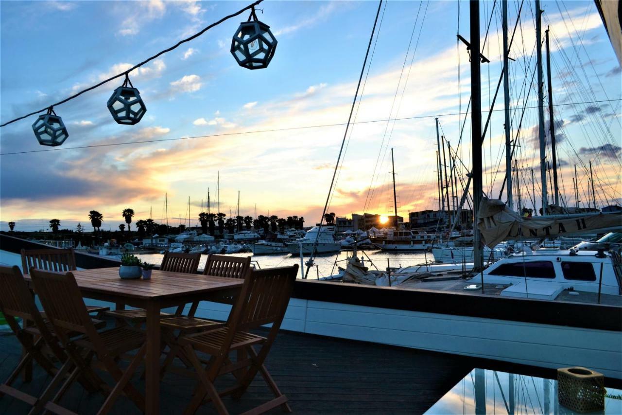 Pillirina House-Boat Hotel Marzamemi Bagian luar foto