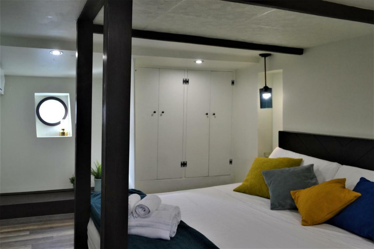 Pillirina House-Boat Hotel Marzamemi Bagian luar foto