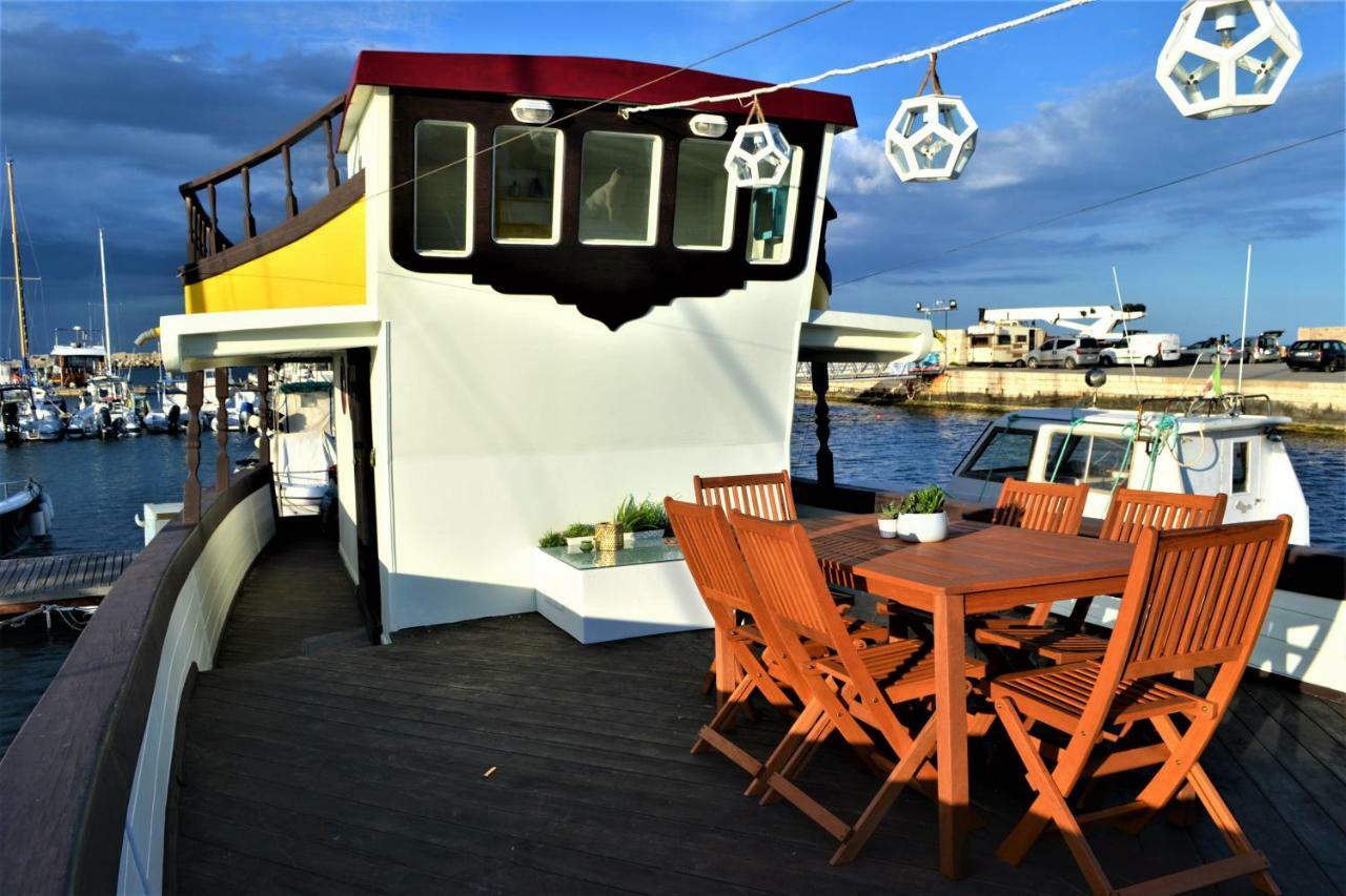 Pillirina House-Boat Hotel Marzamemi Bagian luar foto